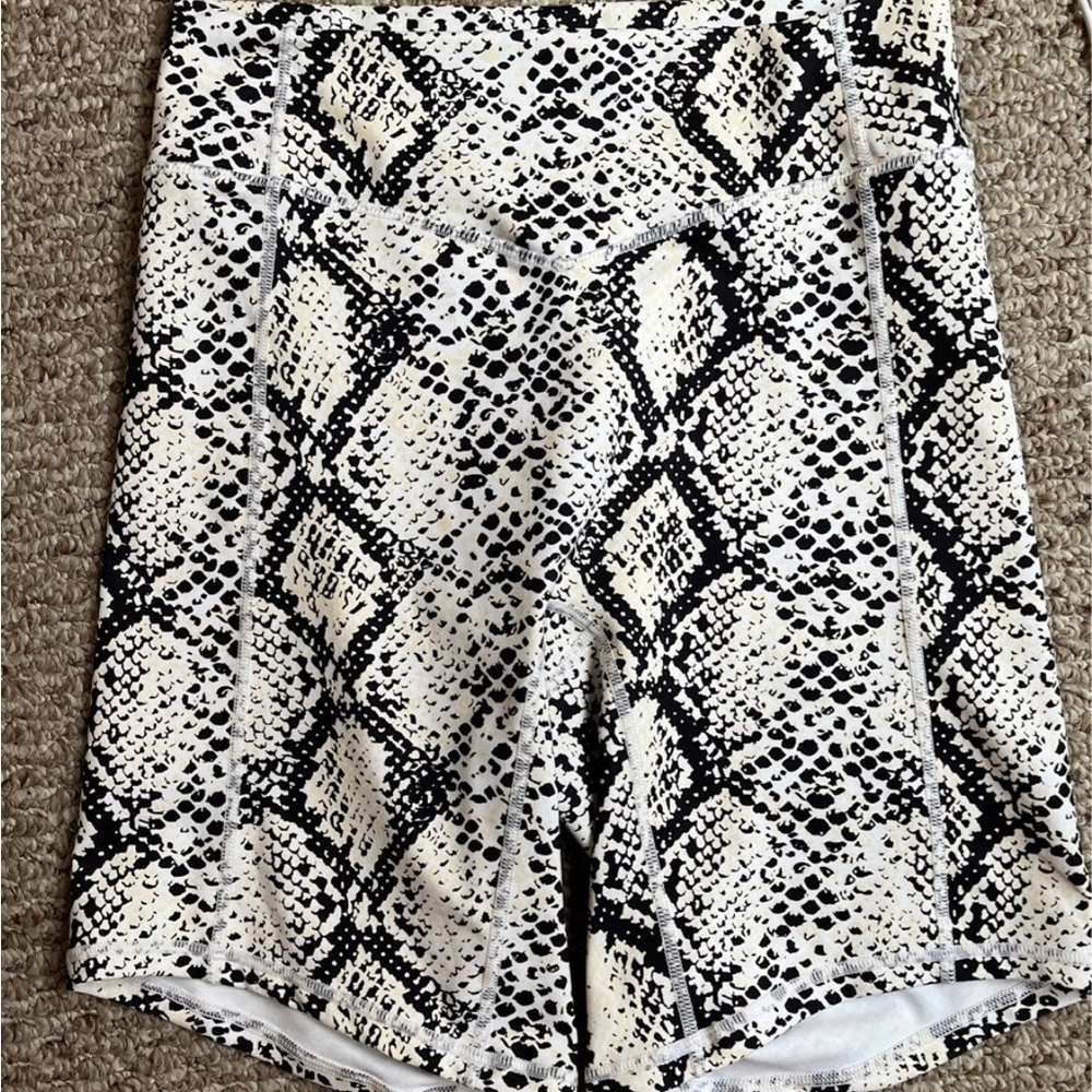 Balance athletica rider shorts python